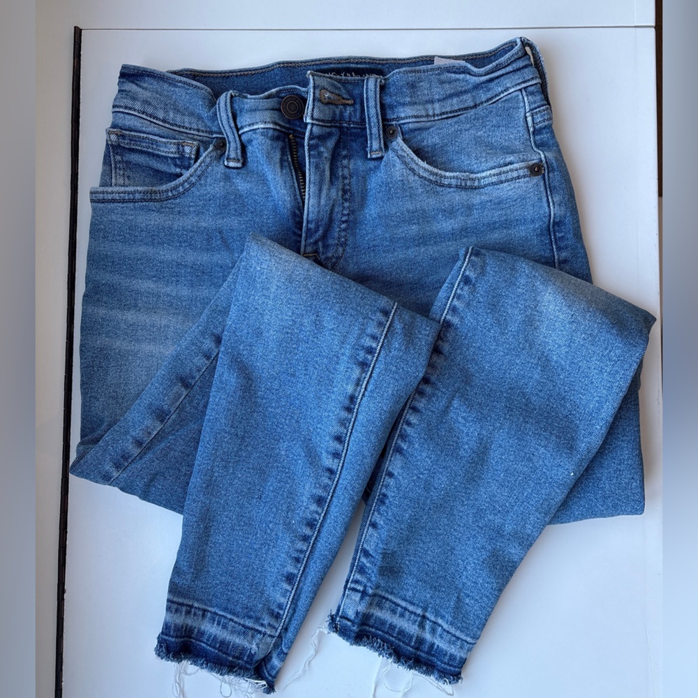 AVA lucky brand jeans. Mid rise, ankle length.